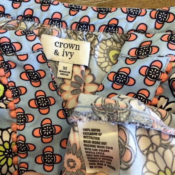 Crown & Ivy Girls Floral Print Bell Sleeve Peasant Top Size Medium 8-10 - Picture 5 of 6